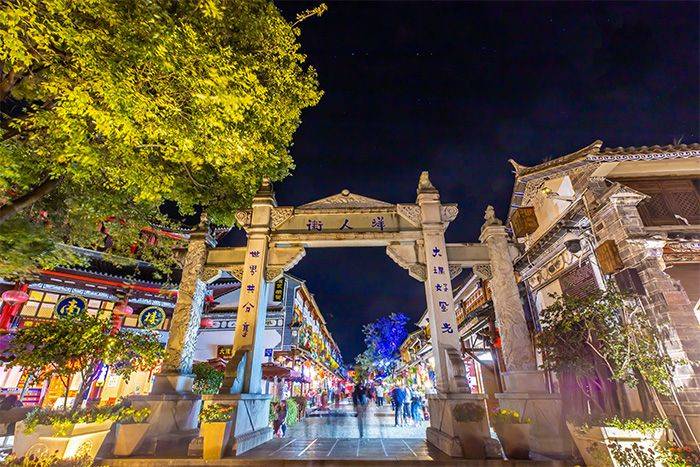 山東濟南夜景照明工程,樓體樓宇亮化工程,LED發(fā)光標識工程,夜景景觀照明工程,夜景泛光照明,LED照明,LED發(fā)光字工程,亮化工程,LED外露發(fā)光字