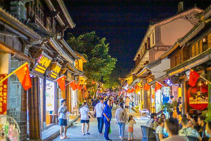 山東濟南夜景照明工程,樓體樓宇亮化工程,LED發(fā)光標識工程,夜景景觀照明工程,夜景泛光照明,LED照明,LED發(fā)光字工程,亮化工程,LED外露發(fā)光字